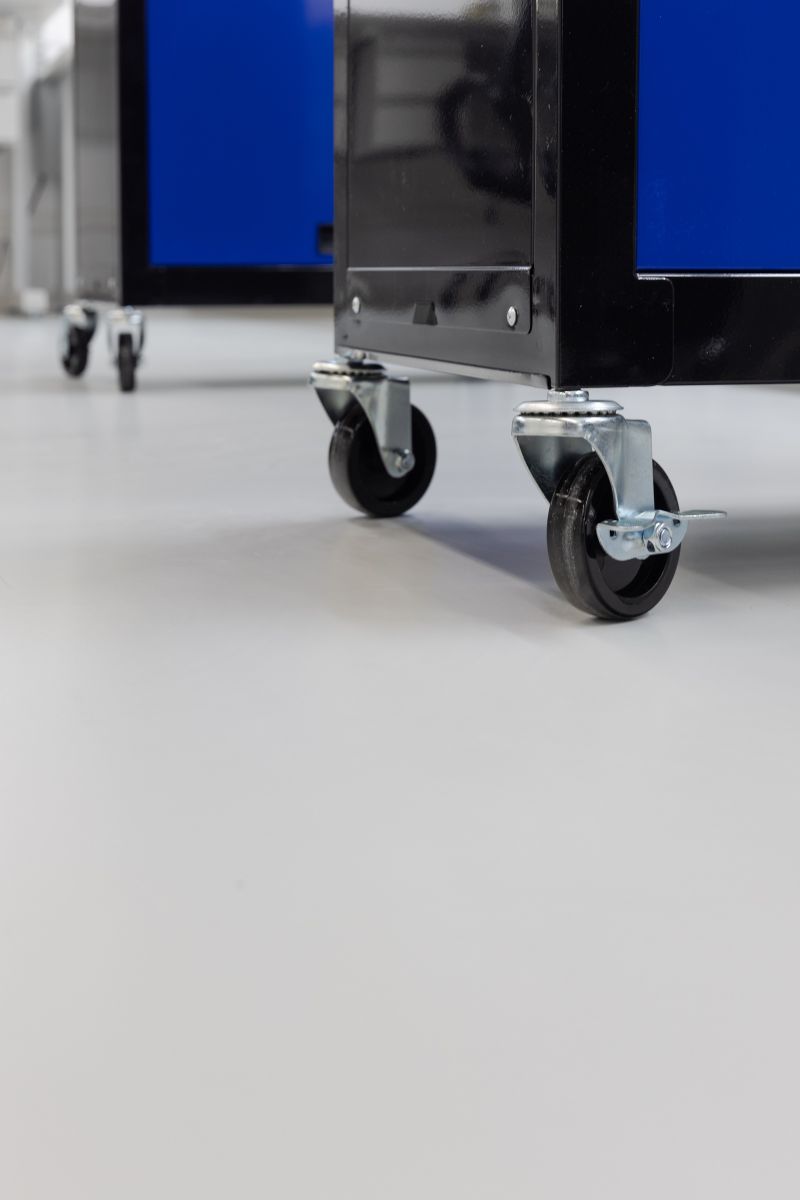 Leitfähiger Bodenin dauerhaft attraktiver Optik 