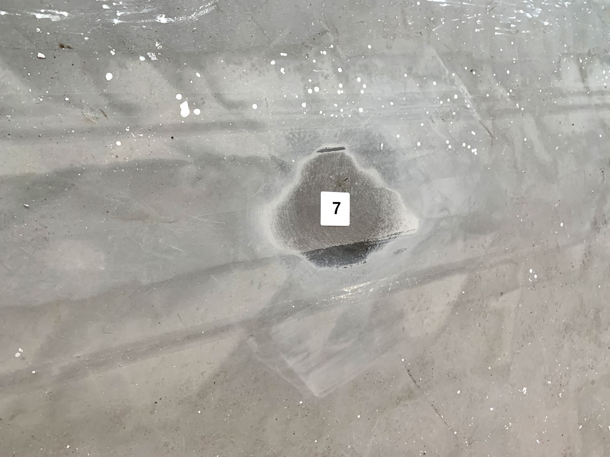 Verunglückte Spachtelarbeiten auf altem Gussasphaltestrich