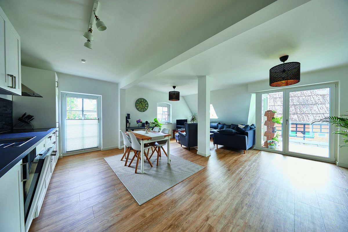 Schlanke Fußbodenheizung auf Holzbalkendecke