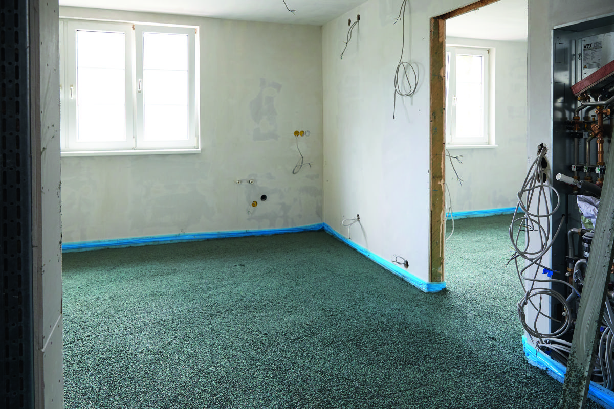 Schlanke Fußbodenheizung auf Holzbalkendecke