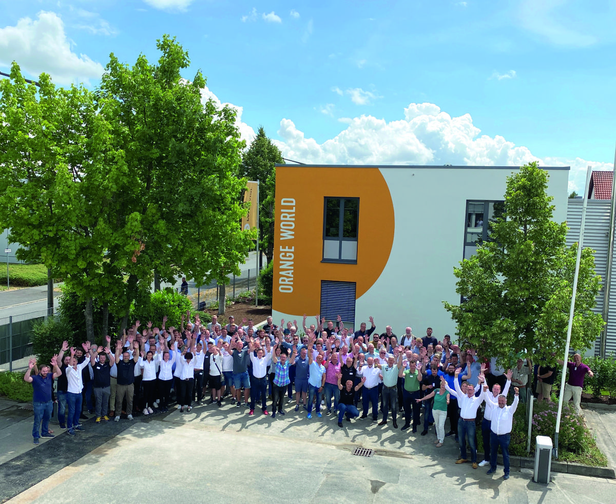 Parkettleger erobern die Orange World