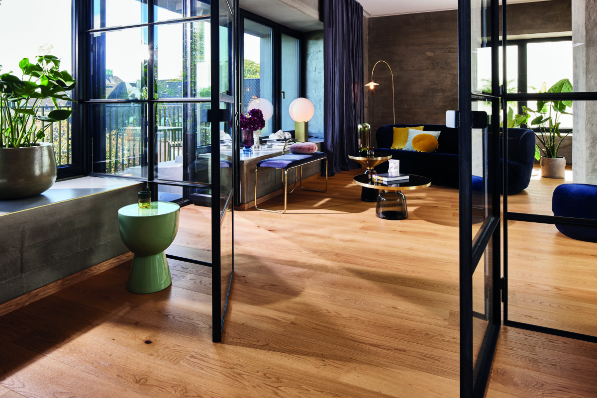 Edle Mattlackböden und angeräucherte Eiche