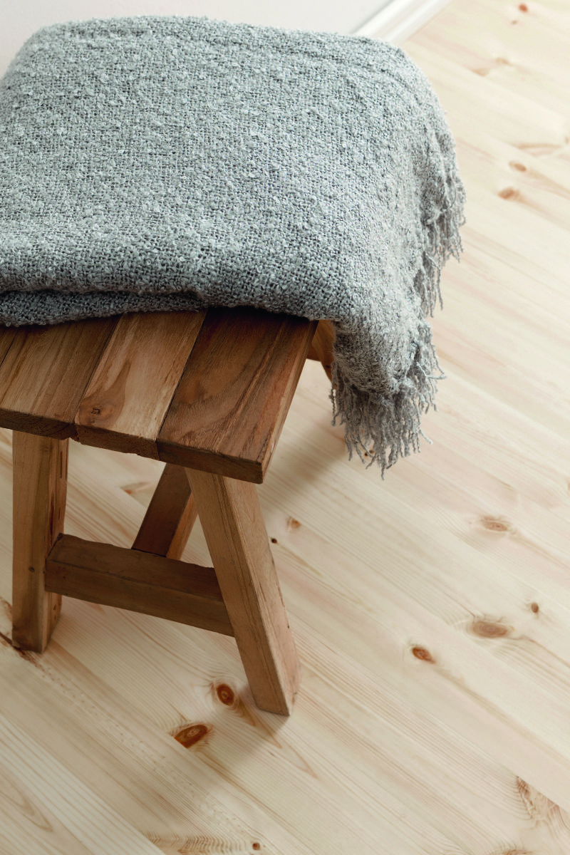 Holz industriell versiegeln – schnell und wasserbasiert 