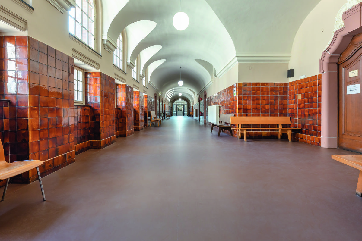 Nachhaltiger Boden für historisches Gebäude 