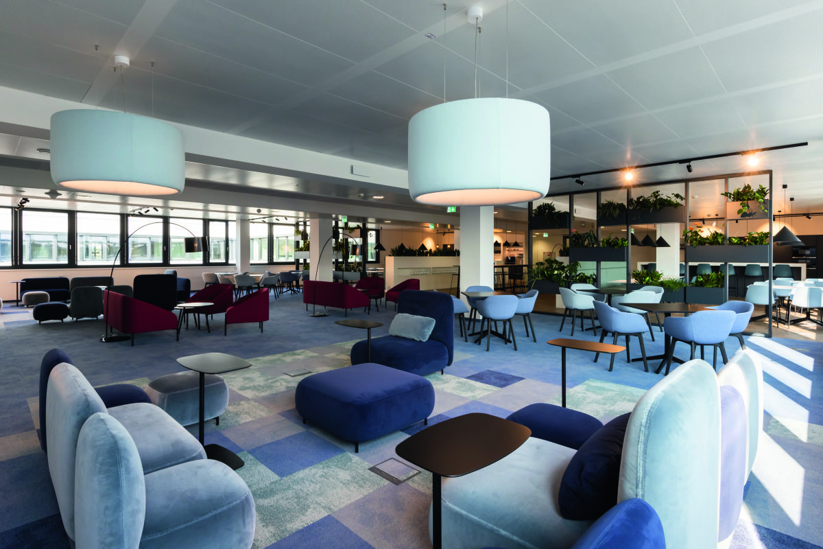 CO<span class="tief">2</span>-neutrale Teppichfliesen im nachhaltigen Bürokomplex 