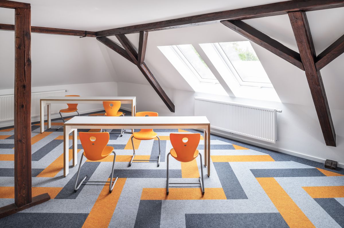 Kinderspiel auf Nadelvlies 