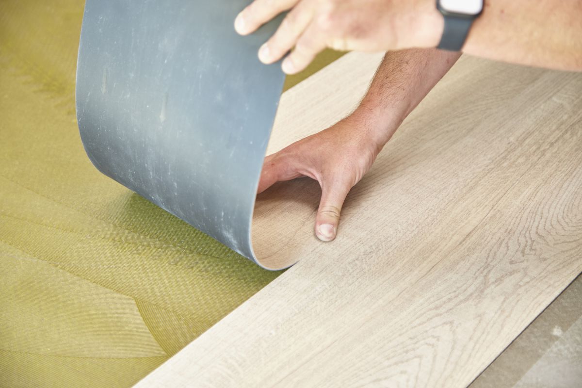 Dispersionskleber speziell für Designbeläge