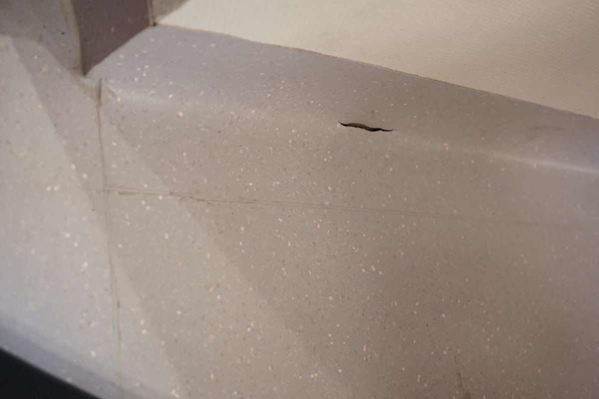 Sockelausführung am Kautschukbelag fehlerhaft