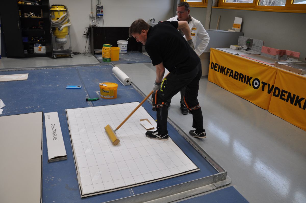 Verlegepraxis 1: Leichterer Parkett-Rückbau dank Okalift Super Change