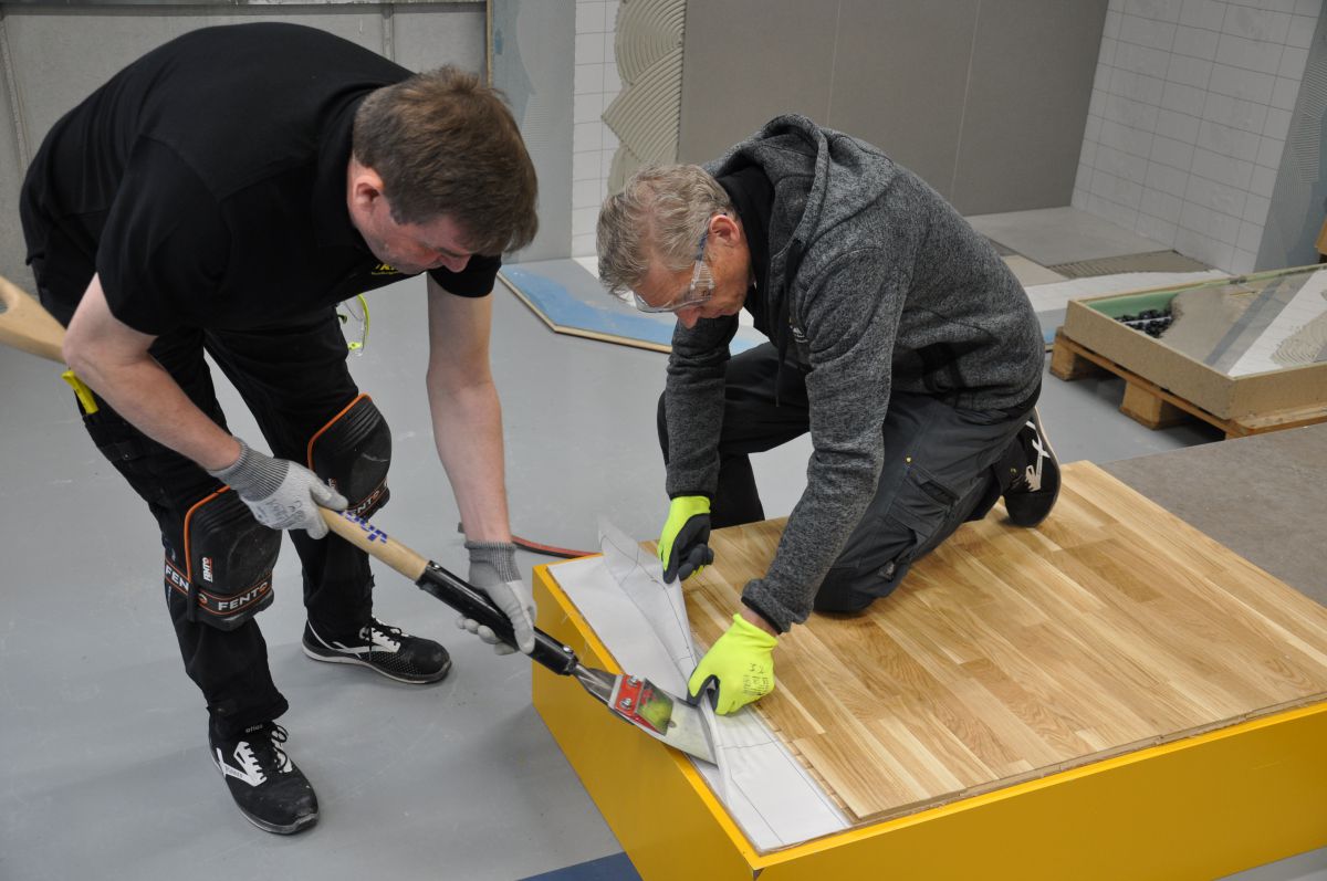 Verlegepraxis 1: Leichterer Parkett-Rückbau dank Okalift Super Change