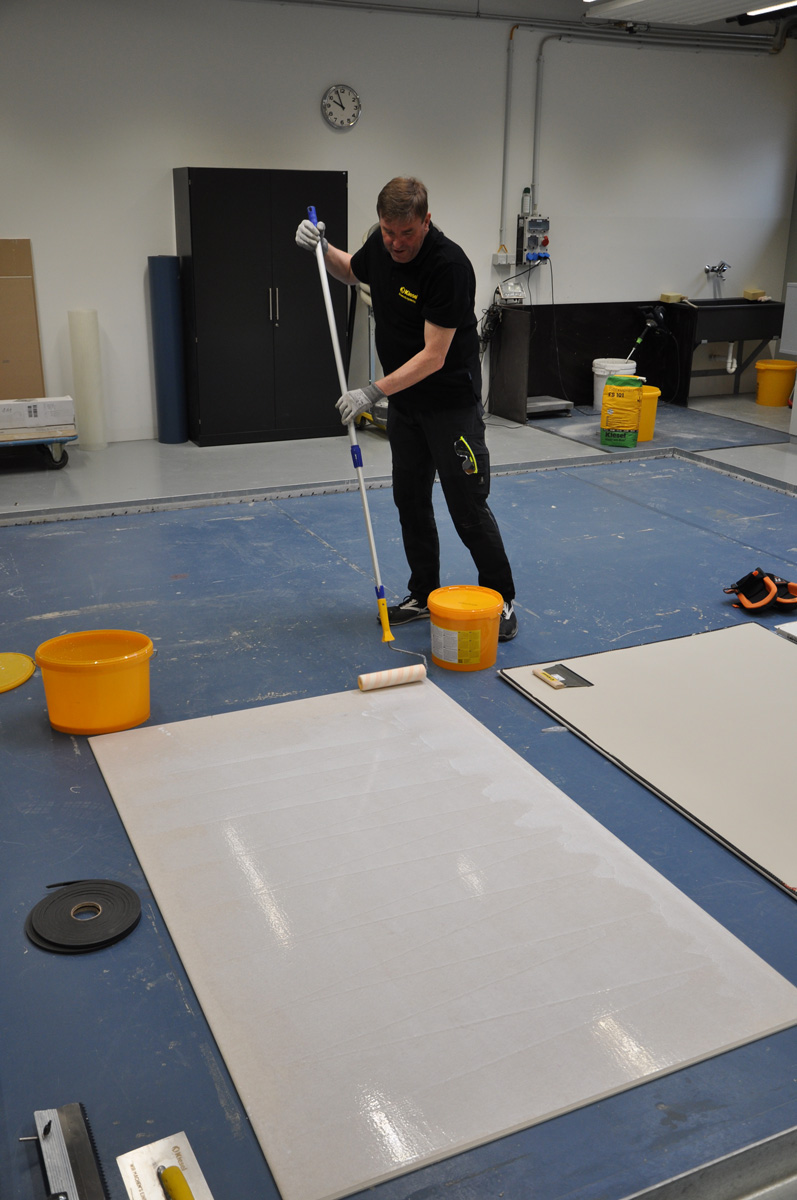 Verlegepraxis 2: Anti-Rutsch-Effekt bei LVT-Verlegung