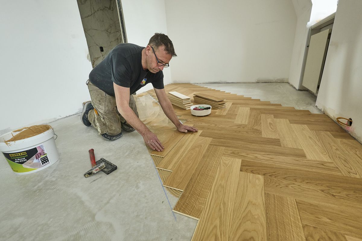 Parkettleger setzt auf Systemprodukte
