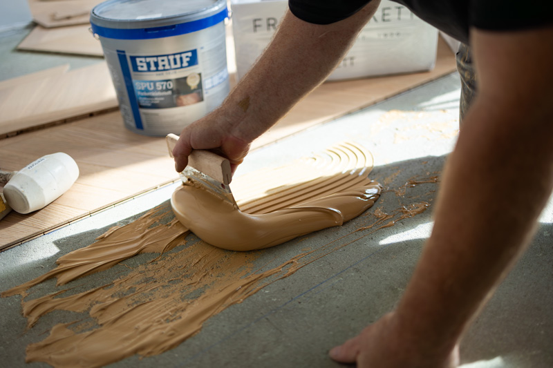 Emicode als Wegweiser für emissionsarme, wohngesunde Verlegewerkstoffe