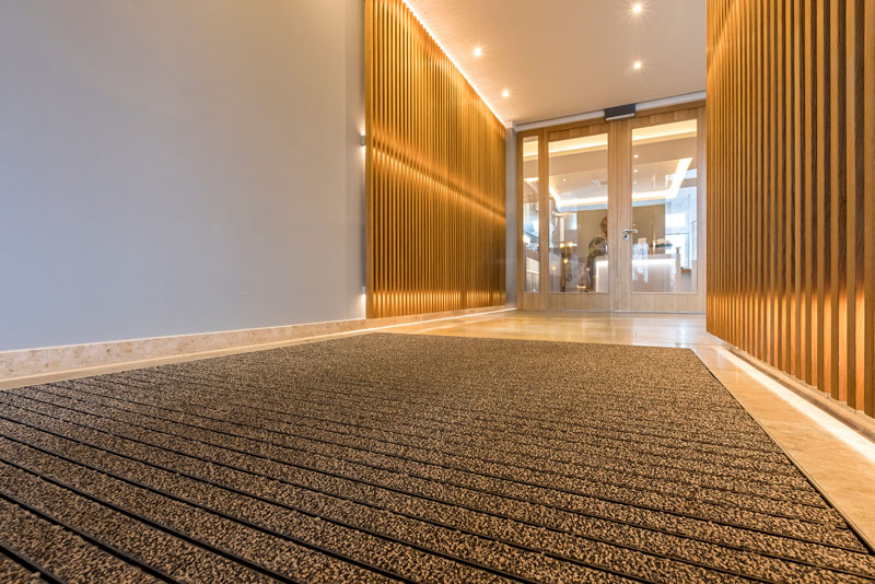 Eloxierte Aluminiumprofile für elegante Entrees 