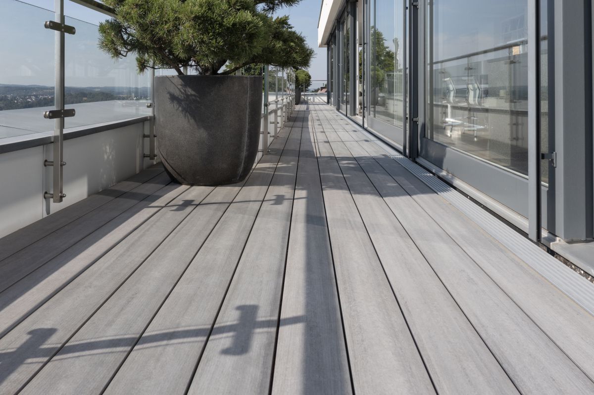 Elegante WPC-Terrasse, pflegeleicht und langlebig