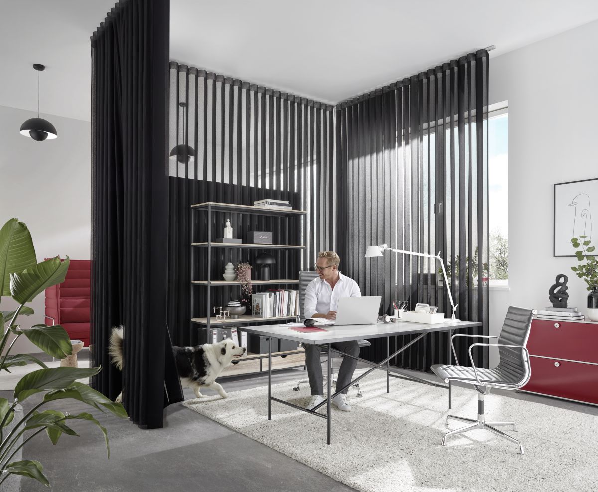 Lamellenvorhang und Gardine in einem 