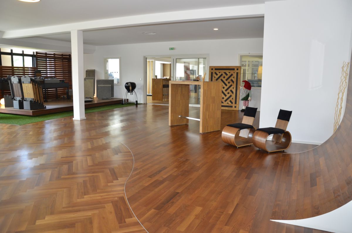 Riesiger Showroom lässt keine Boden-Wünsche offen