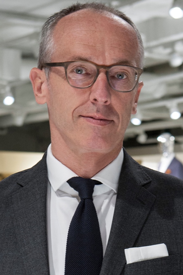 Henning Riecken Henning Riecken wird Breuninger Flagship-Store in Hamburg leiten