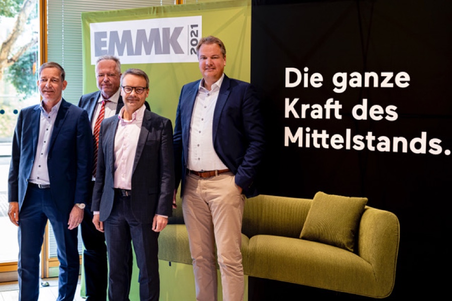 Die Verbandsgeschäftsführer auf der EMMK Ordermesse 2021: Torsten Goldbecker (Garant-Gruppe), Felix Doerr (EMV), Ulf Rebenschütz (EMV) und Jens Hölper (Garant-Gruppe) EMMK Ordermesse am 5. und 6. November in Rheda-Wiedenbrück