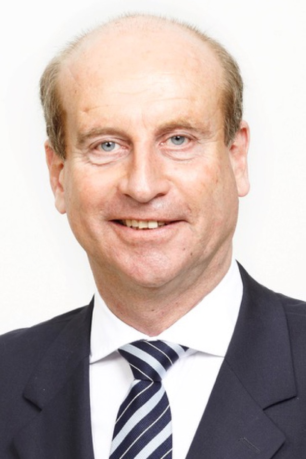 Axel F. Pawlas Holzland: Pawlas löst Averesch in der Geschäftsführung ab