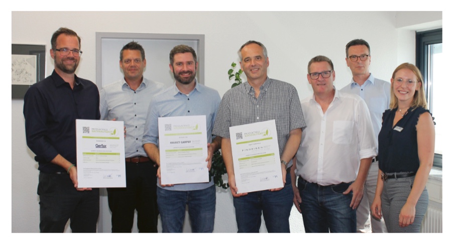 Die ersten Produktpässe wurden beim TFI Aachen vorgestellt. TFI Aachen stellt "Produktpass Nachhaltigkeit" für Bodenbeläge vor