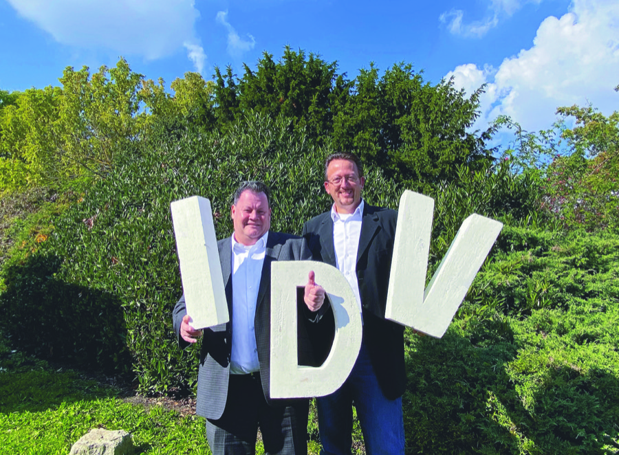 Frank Bodnariuk und Markus Horn aus der IDV-Geschäftsführung Trockenbau-Spezialist IDV wechselt zur Eurobaustoff