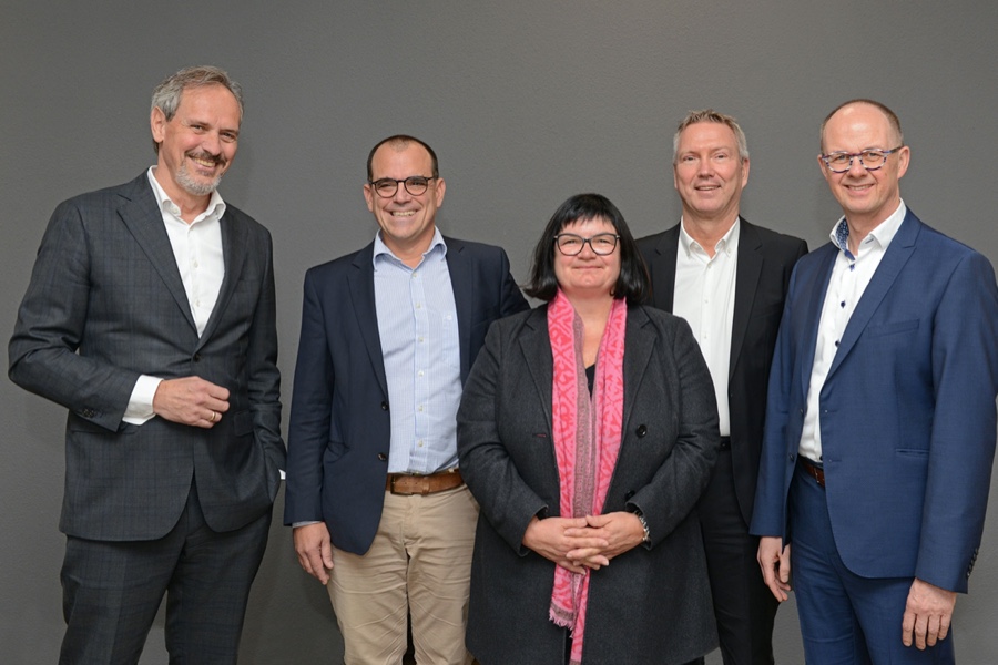 Die neue Geschäftsleitung der MC-Bauchemie in Deutschland: Roland Schepers, Dr. Christoph Schüle, Anja Spirres, Dirk Bente und Dr. Detlef Wolf. MC-Bauchemie: Neue Geschäftsleitung für Deutschland