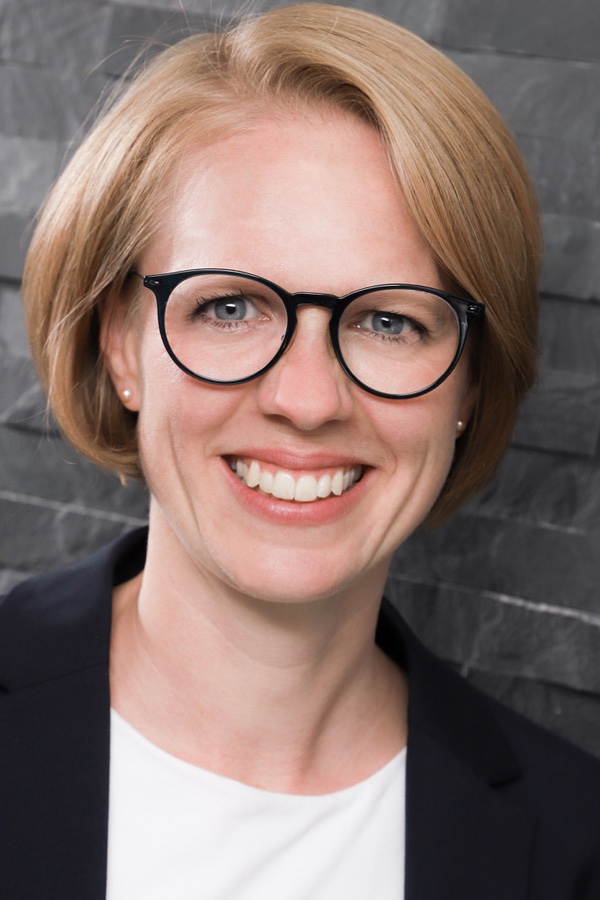 Martina Baden Döllken Profiles: Neue Geschäftsführerin Martina Baden löst Doppelspitze ab