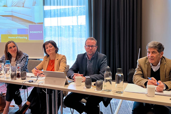 Dunja Seven (Domotex Team Lead Sales) Sonia Wedell-Castellano (Global Director Domotex), Thilo Horstmann (Senior Project Director), Dr. Ali Ipektchi (1. Vorsitzender EUCA) Deutsche Messe / EUCA: Konstruktiver Austausch über die Domotex 2024