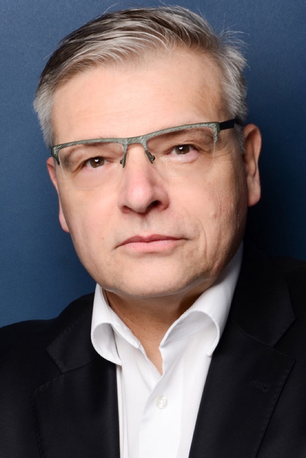 V & B Fliesen: Christoph Stoos zum Vertriebsleiter Retail ernannt