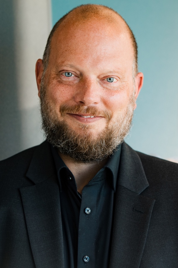 Sven Dornhege Initiative Bodenbeläge kleben: Sven Dornhege übernimmt Vorsitz