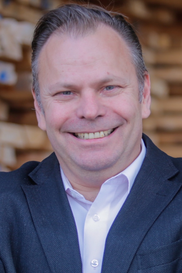 VDP-Vorsitzender Michael Schmid: "Die nachhaltig in Deutschland hergestellte Landhausdiele ist zurück." VDP: Deutsche Parkettindustrie stabilisiert sich, die Landhausdiele ist zurück