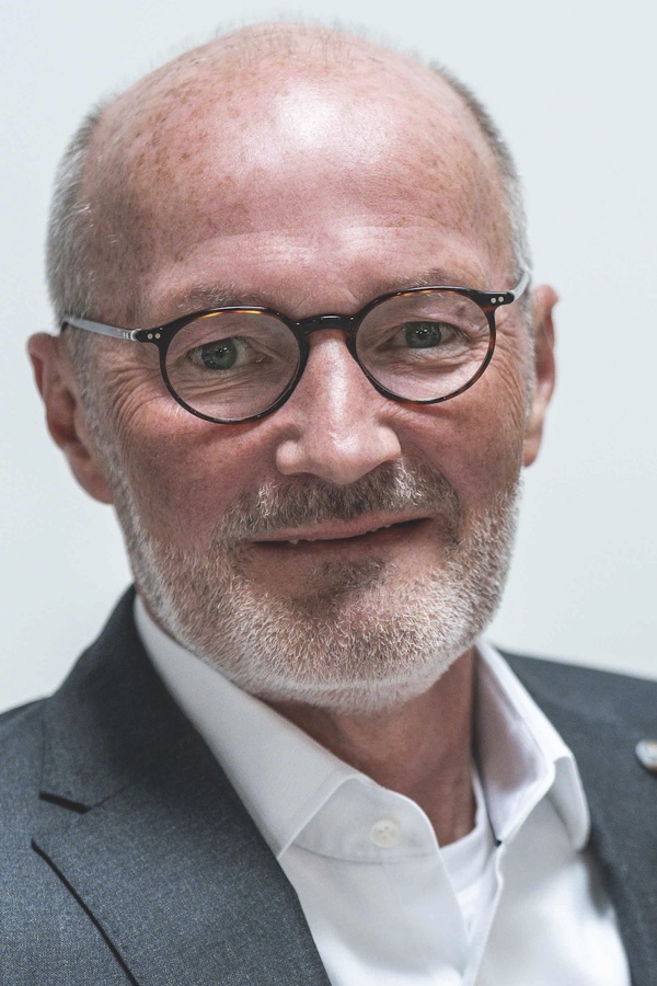 Dirk Beneke Estival Huali: Beneke führt D/A/CH-Vertrieb