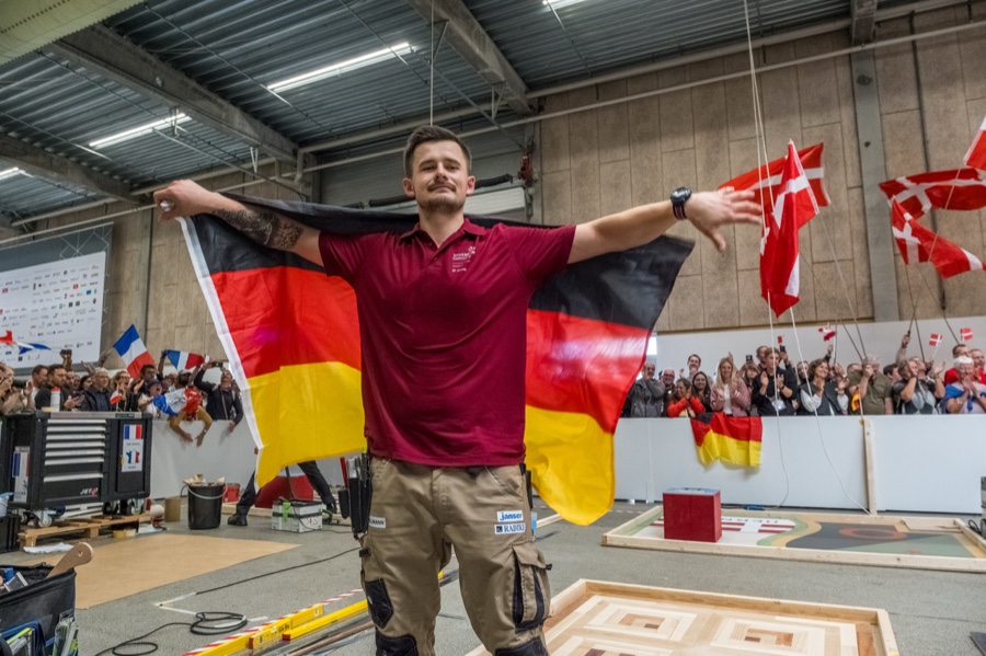 Jan Dirkschnieder Euroskills 2025: Exzellenzmedaillen für deutsche Bodenhandwerker