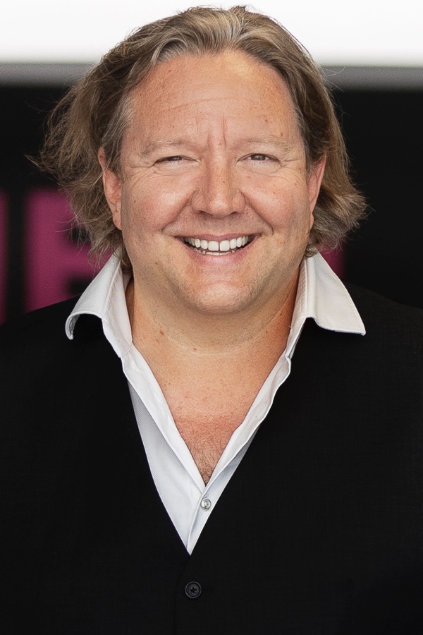 Claudius Proll: "Mit der Schommer-Übernahme bündeln wir unsere Kräfte, um unseren Kunden noch mehr Auswahl, noch kürzere Lieferzeiten und noch schnelleres Service bieten zu können." Kügele übernimmt Saarbrückener Leistenhersteller Schommer